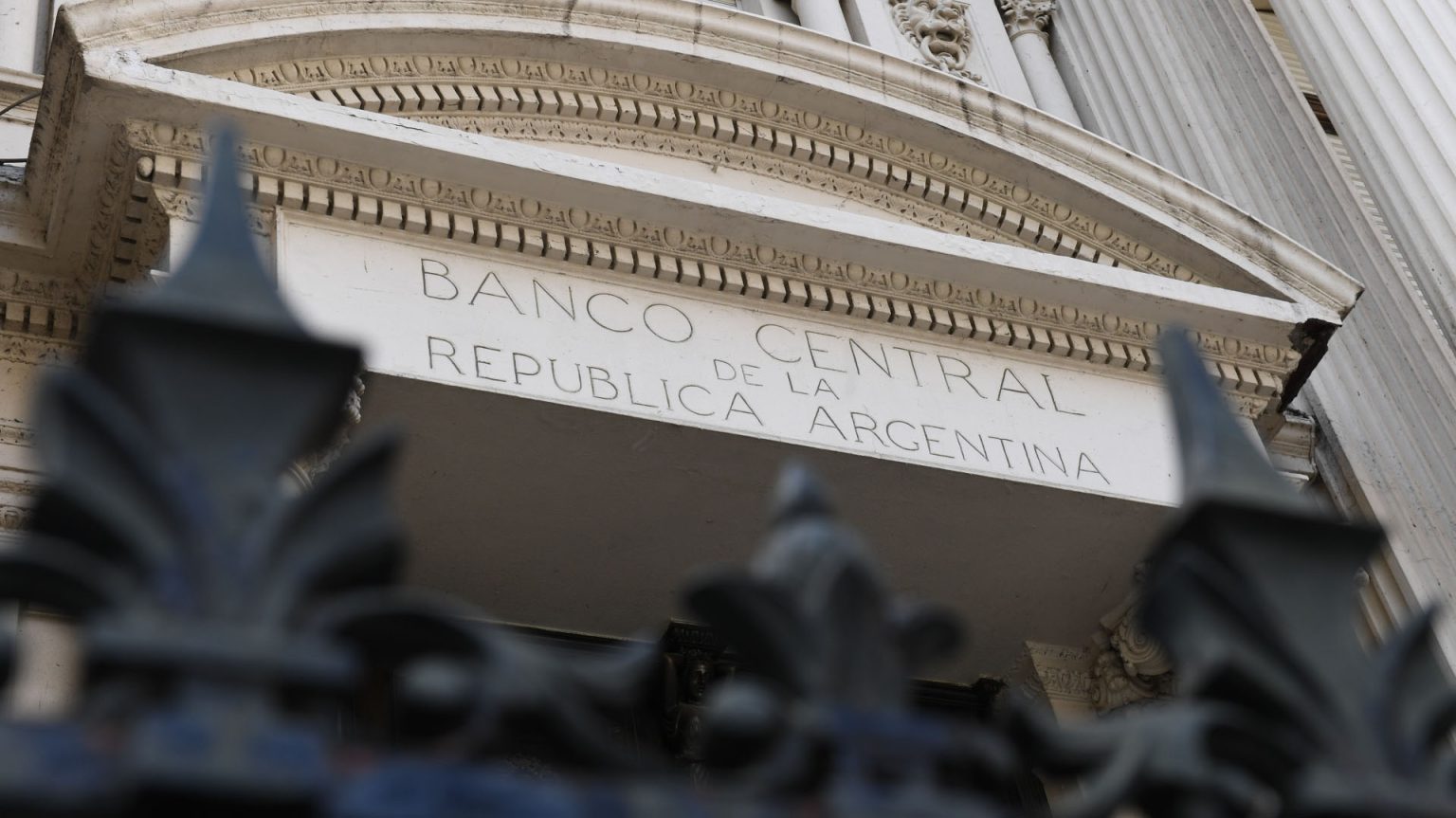 El BCRA establece restricciones para el acceso al Mercado