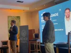 Prensa | Ciclo de Charlas en Bariloche sobre el impacto de la IA en el sector turístico (Bariló Noticias 19.11.2025)