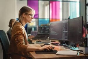 Primer empleo en 2026: dónde están las oportunidades y qué perfiles buscan las empresas