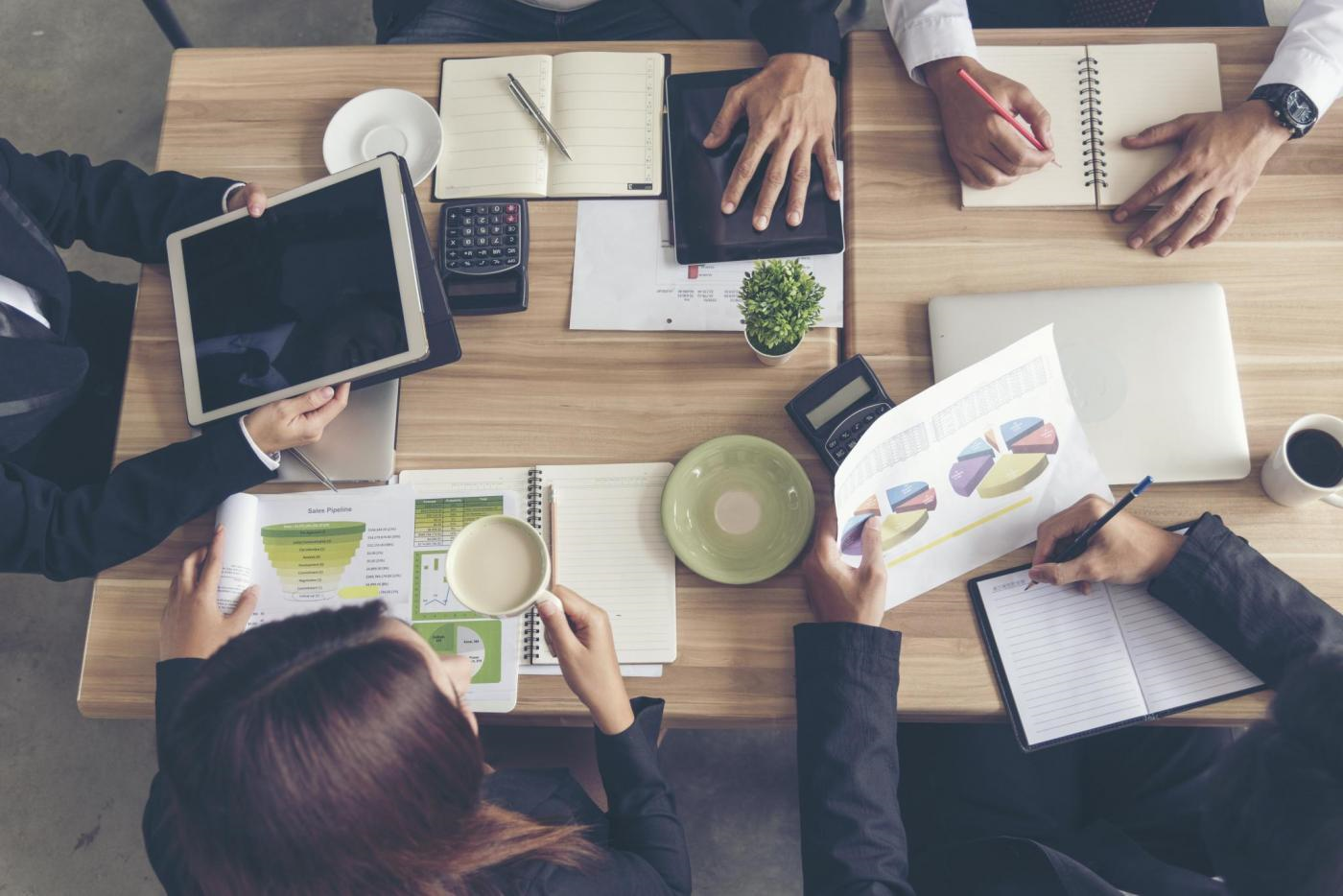 ¿Qué debe hacer un revisor fiscal cuando la empresa no inscribe su remoción del cargo?