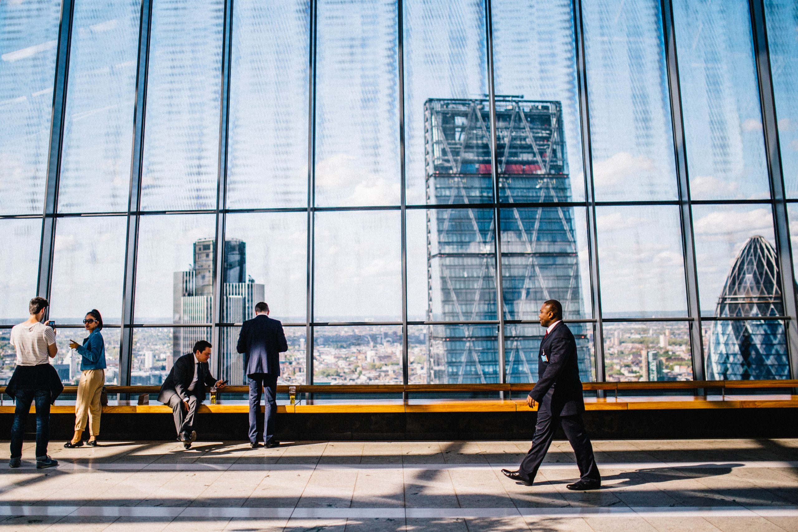 ¿Cómo puede llevar una empresa pyme de costos y gastos incurridos para poder activar las inversiones como inventarios o activos intangibles teniendo en cuenta su limitación?