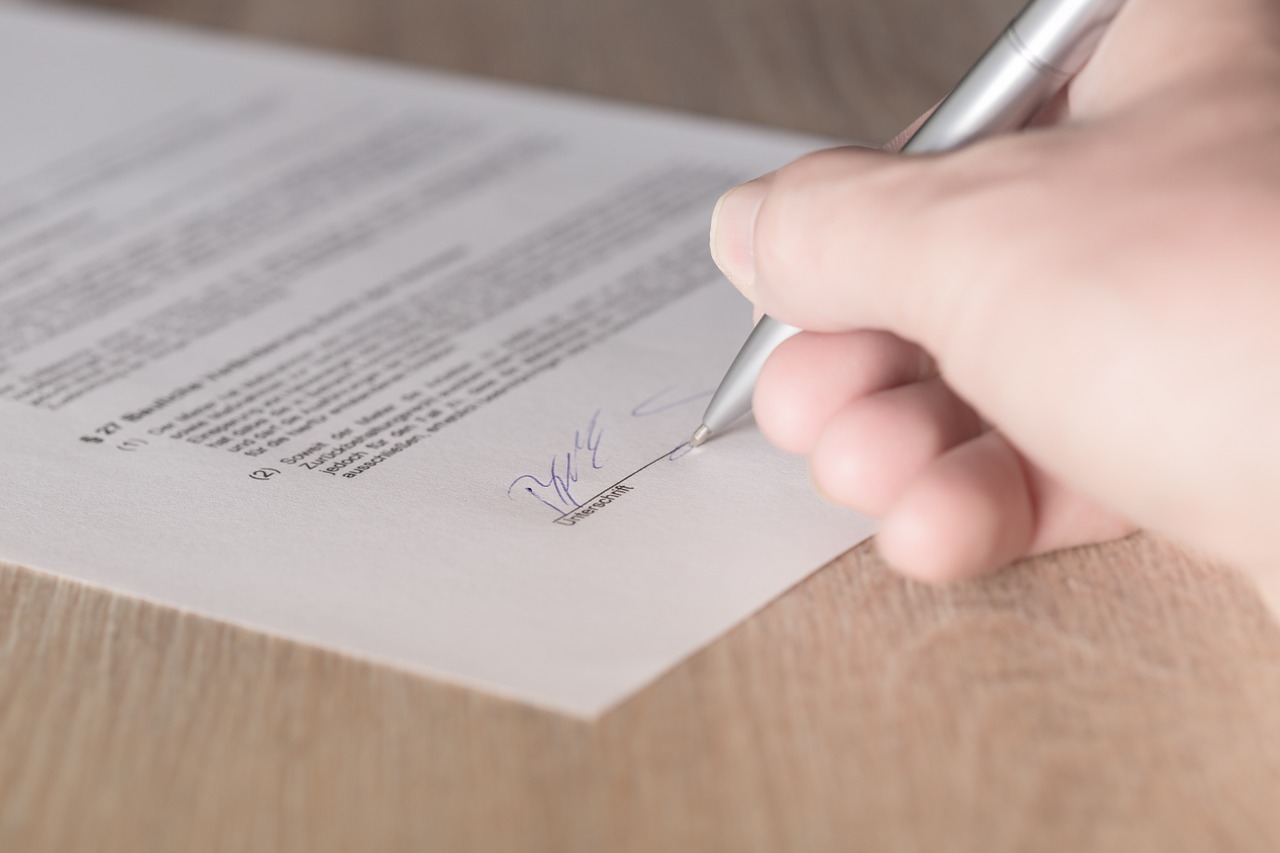 Suspensión del contrato laboral y liquidación de la prima de servicios. Suspensión del contrato laboral y liquidación de la prima de servicios.