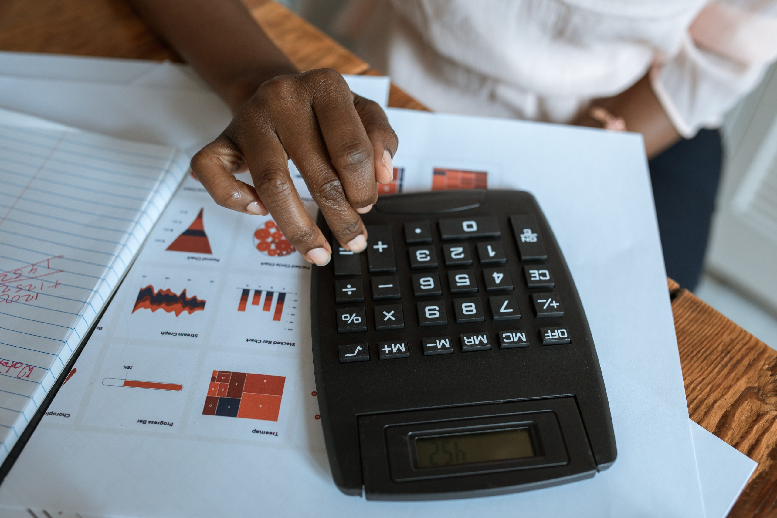Ley 2152 de 2021 por la que se elimina el impuesto de timbre en trámites y servicios consulares