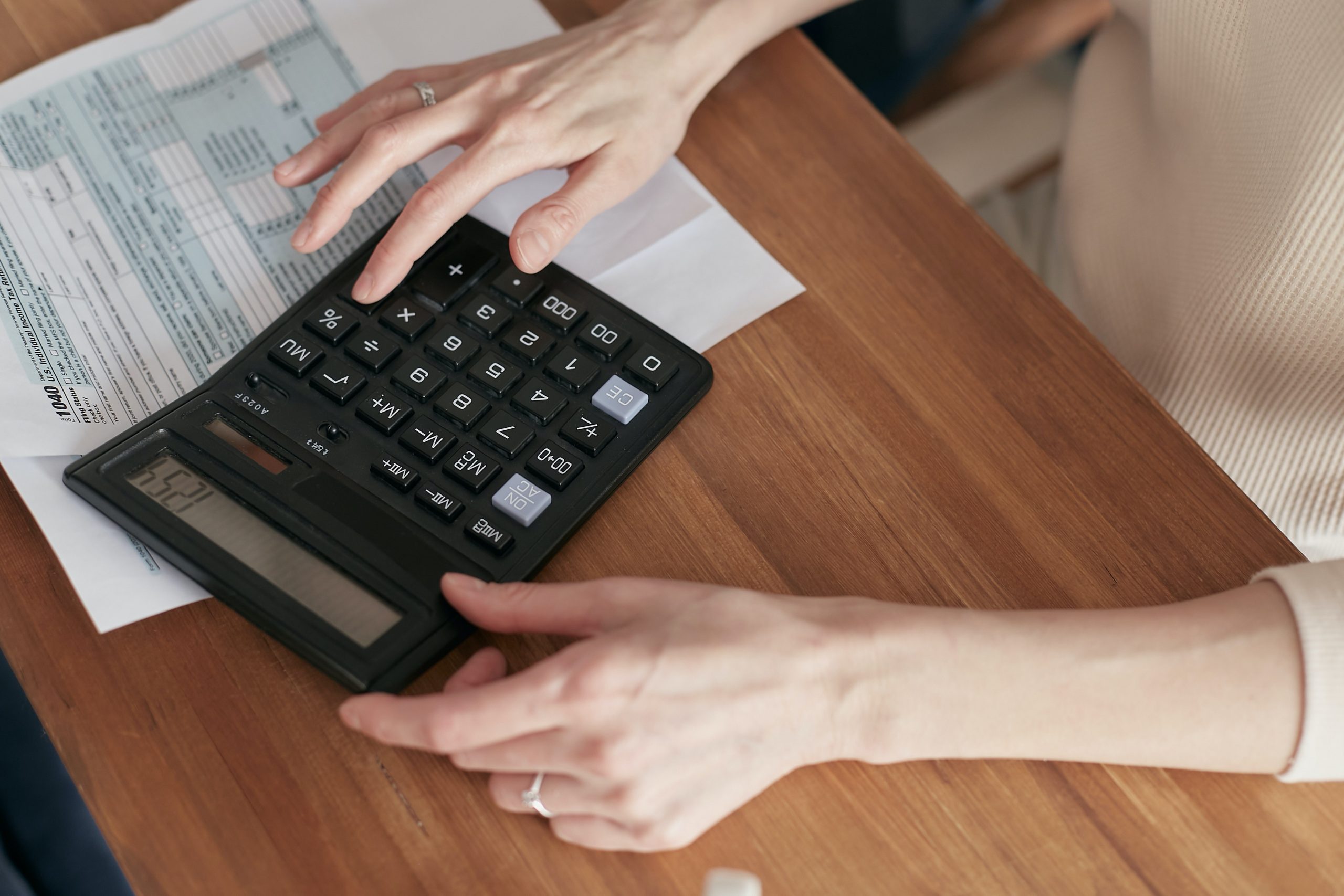 Calendario para implementar límite de 5 UVT como monto máximo para expedir documentos generados por registradoras con sistema POS. Calendario para implementar límite de 5 UVT como monto máximo para expedir documentos generados por registradoras con sistema POS.