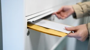 Kein Zugangsnachweis durch Einwurf-Einschreiben trotz Auslieferungsbeleg (BAG- Urteil vom 07.05.2026, 2 AZR 184/25)