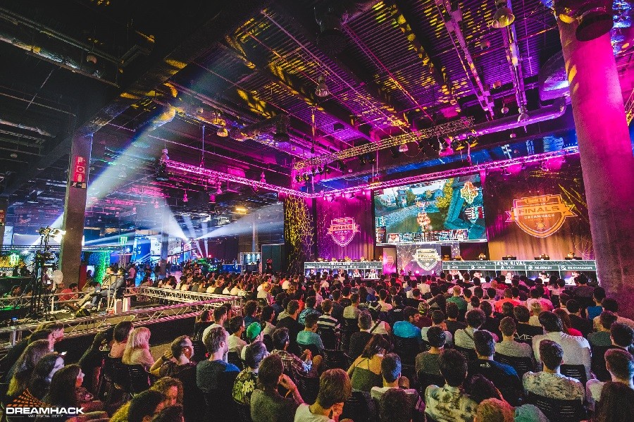 Auren diseña la red de la DreamHack Valencia 2019